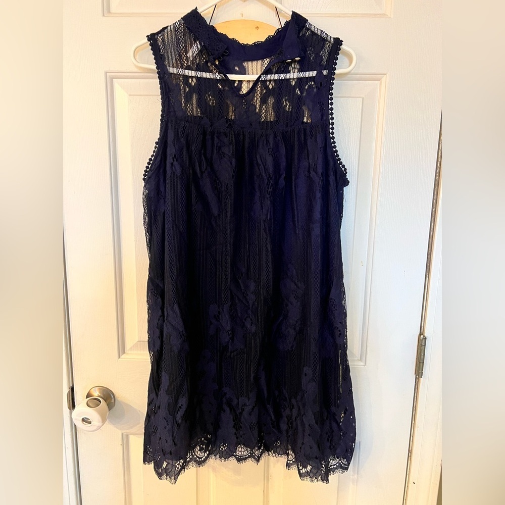 Navy lace dress 5/25$